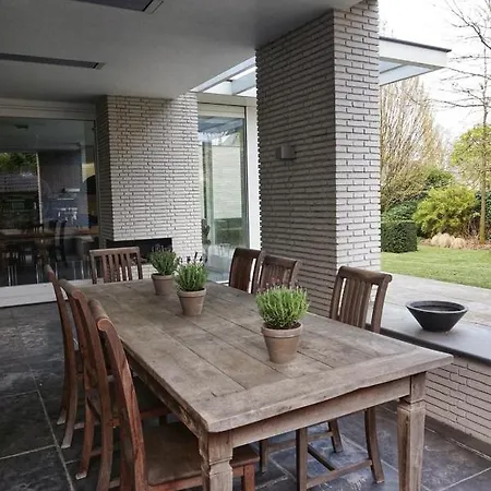 Bed & Wellness Boxtel, Luxe Met Airco En Eigen Badkamer, Ligbad