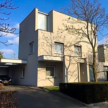 Bed & Wellness Boxtel, Luxe Met Airco En Eigen Badkamer, Ligbad Отель типа 
