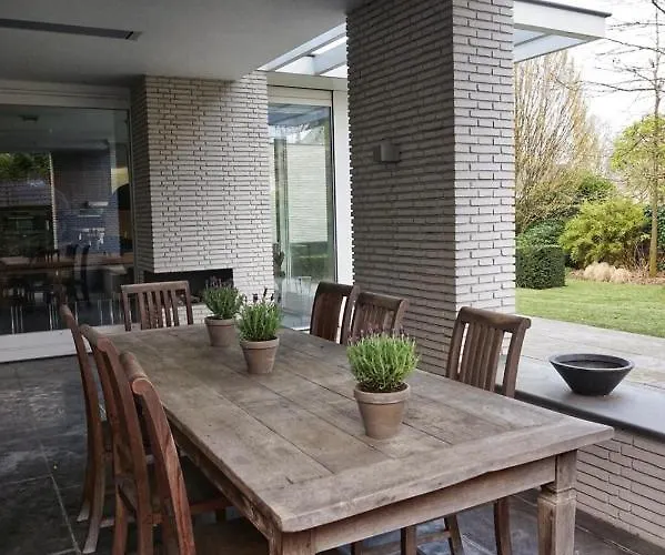 Bed & Wellness Boxtel, Luxe Met Airco En Eigen Badkamer, Ligbad