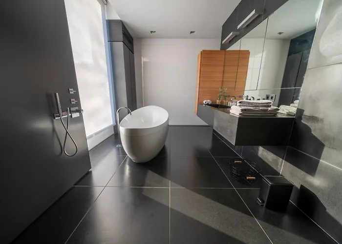 Bed & Wellness Boxtel, Luxe Met Airco En Eigen Badkamer, Ligbad Bed and breakfast